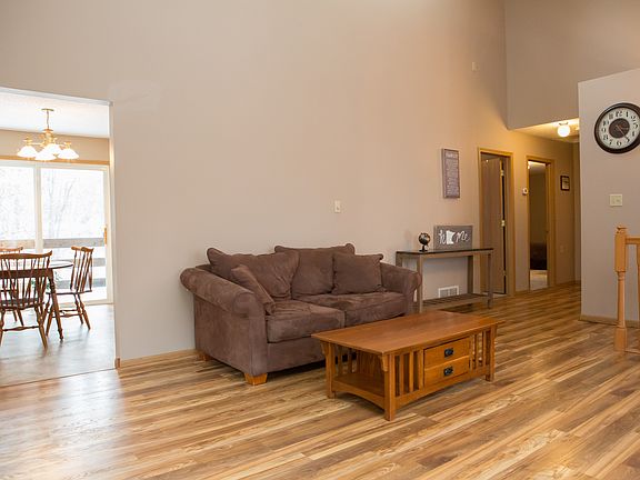 4th image of 4989 262nd St