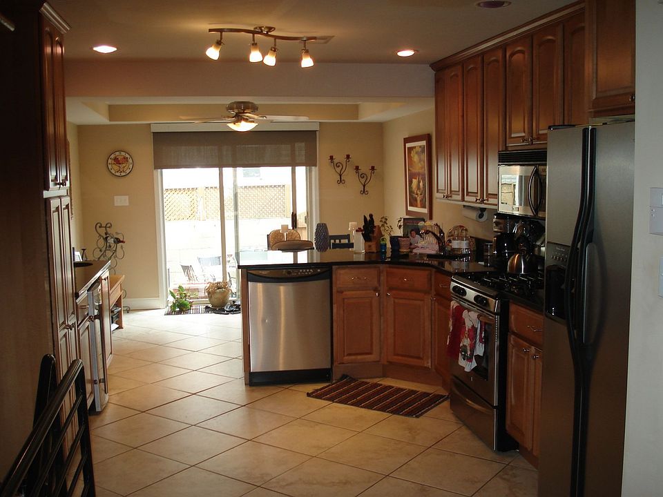 kitchen with eat in area