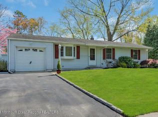 39 Carol Ln, Howell, NJ 07731