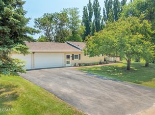 602 3rd Ave, Reynolds, ND 58275