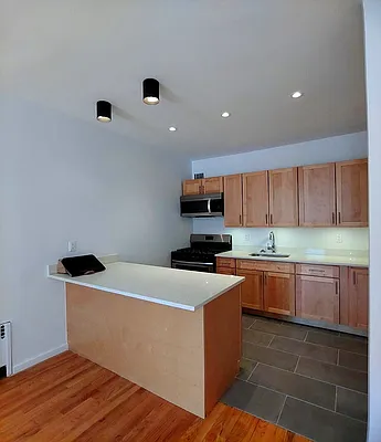 Rented by Moss Realty Company | media 11