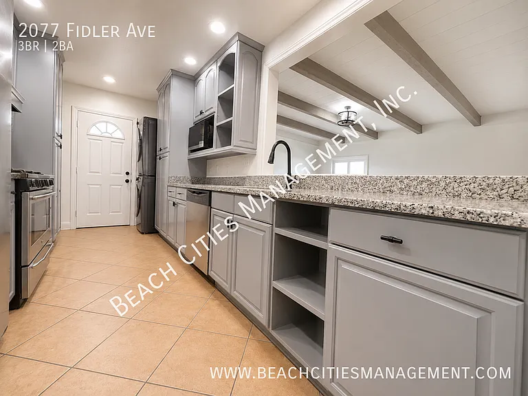 2077 Fidler Ave — Photo 7