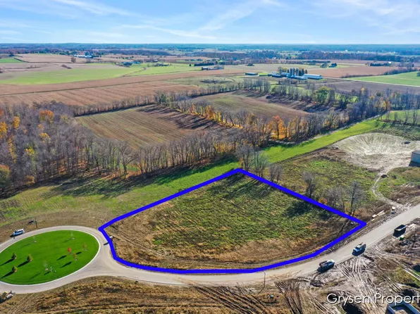 312 Ottogan Hills Ct, Byron Center, MI 49315