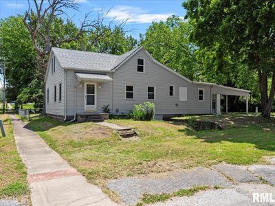 132 N 5th St, Riverton, IL, 62561