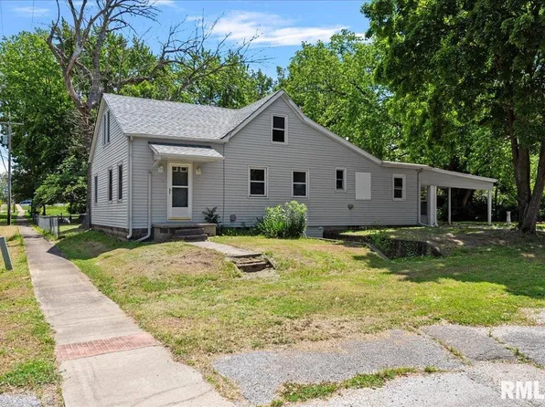 132 N 5th St, Riverton, IL 62561