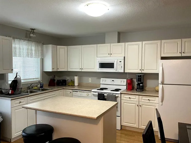 4801 47th Ave #206 — Photo 5