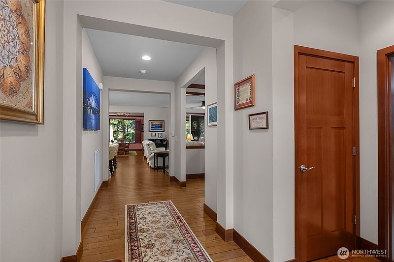 3rd image of 4805 Meriwood Drive NE