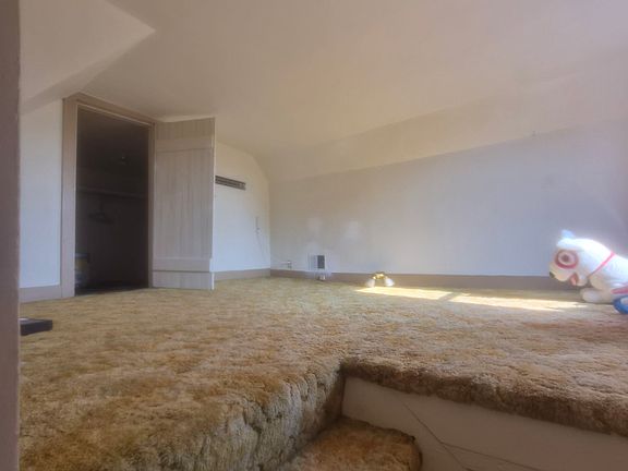 4th image of 404 E Main St #2