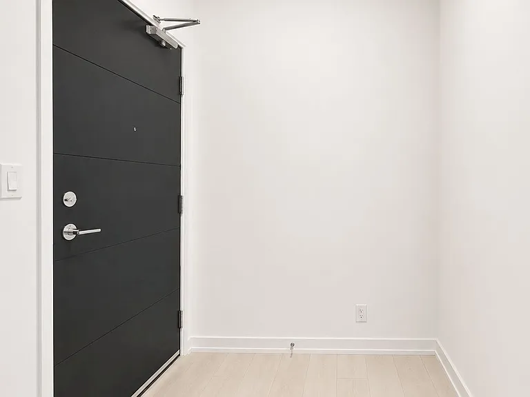 75 James St S #2202 — Photo 11