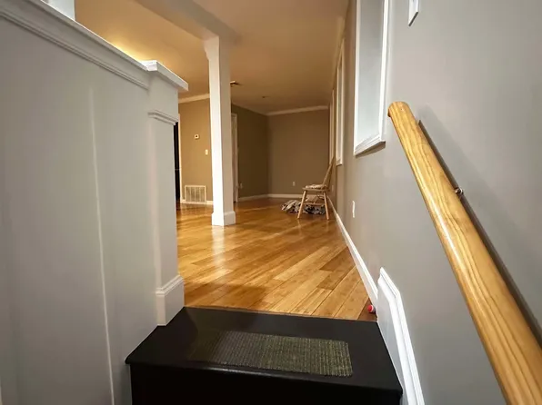 1214 Stafford Rd, Fall River, MA 02721