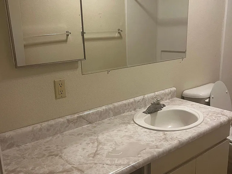 220 N Jones St #4 — Photo 11