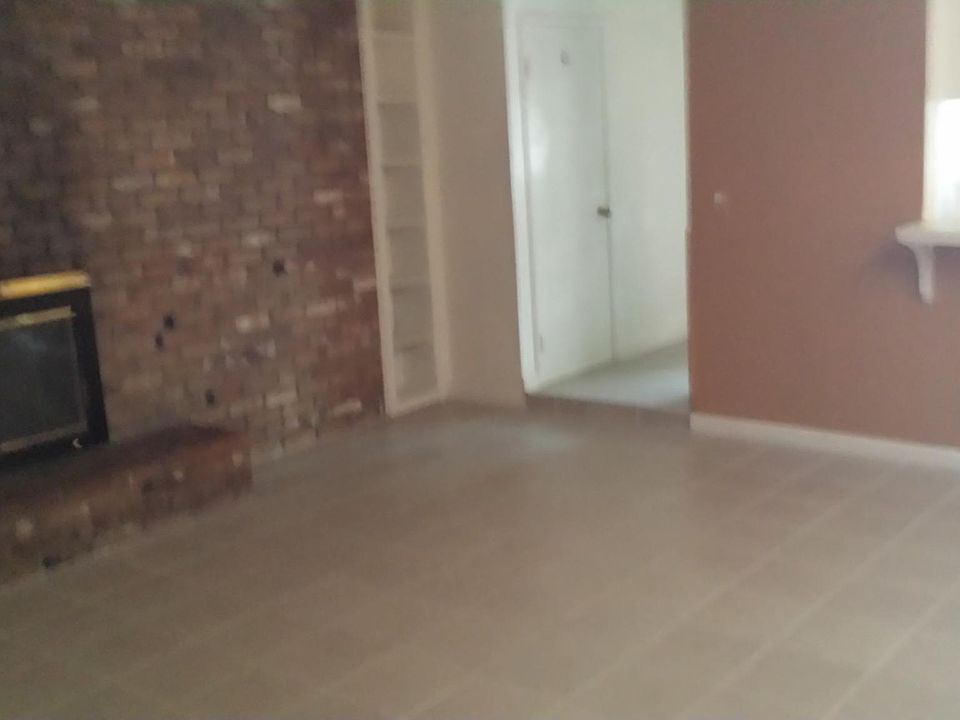 1st image of 1961 Linda Ave APT 2