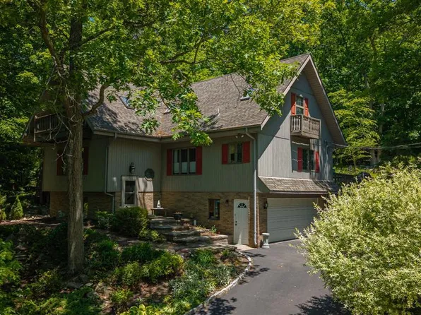1150 Lakeside Dr E, Highland Lakes, NJ 07422