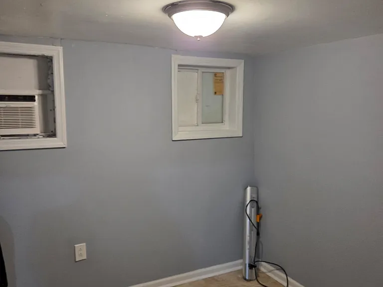 33 Springdale Ave — Photo 5