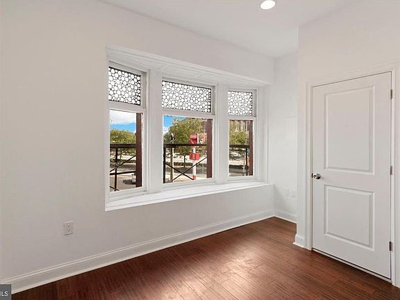 4th image of 1826 W Girard Ave Unit 2