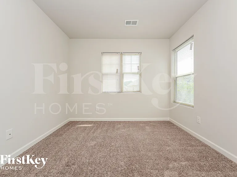 152 Daisy Cir — Photo 12