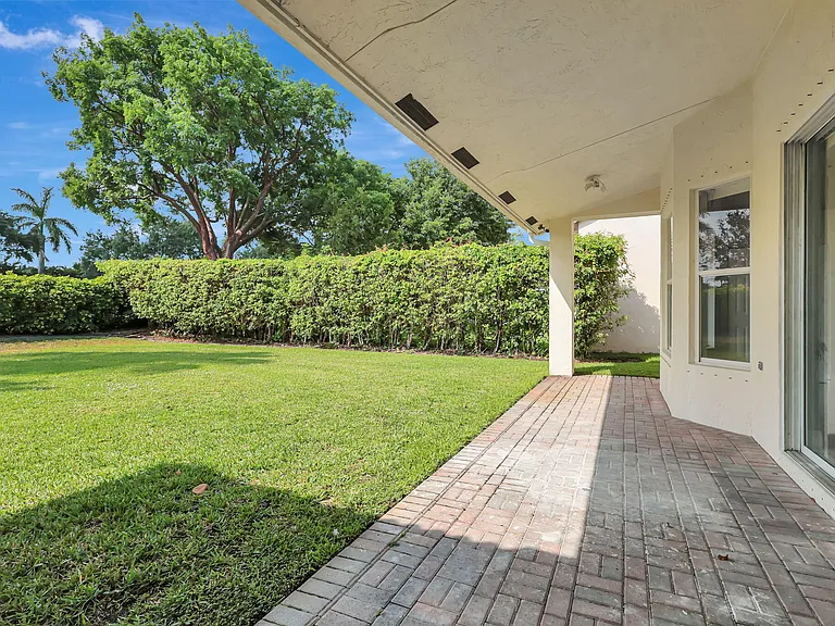 4190 Bahia Isle Cir — Photo 48