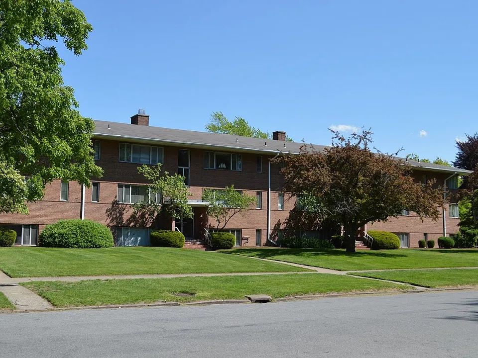 1100 exterior 1