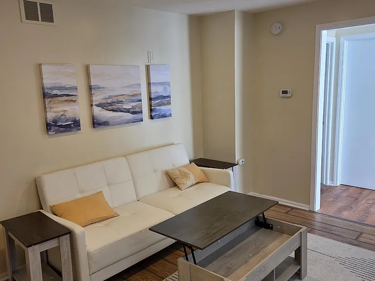 2902 Pine Ave #1B — Photo 14