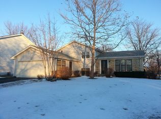 705 Fieldstone Cir, Lake Zurich, IL 60047