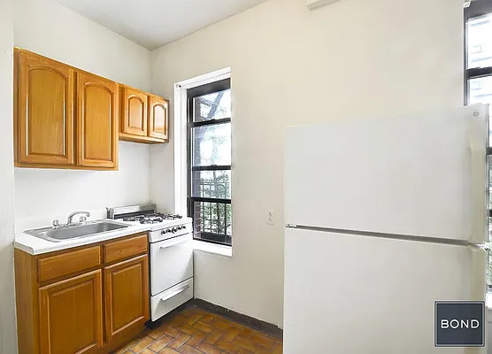 Rented by Bond New York | media 22
