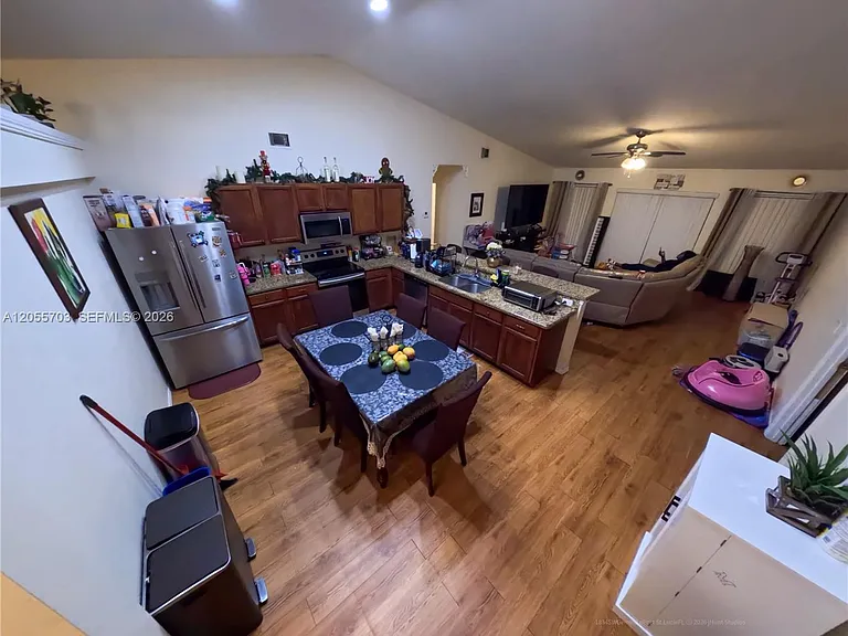 1834 SW Gemini Ln — Photo 7