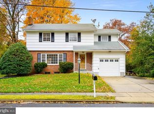 37 Florister Dr, Hamilton, NJ 08690