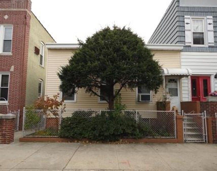 1st image of 3249 45th St