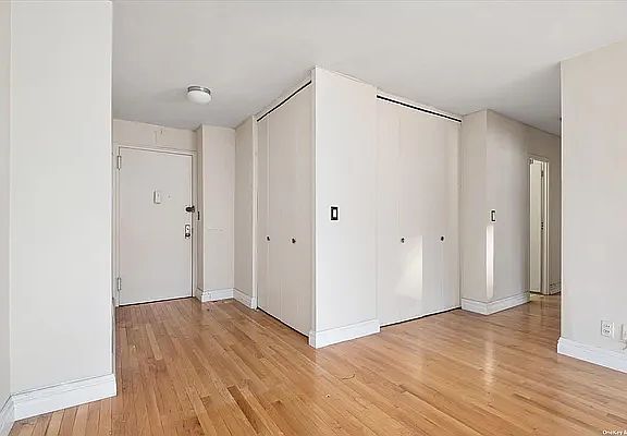 5th image of 52-40 39th Dr APT 3D