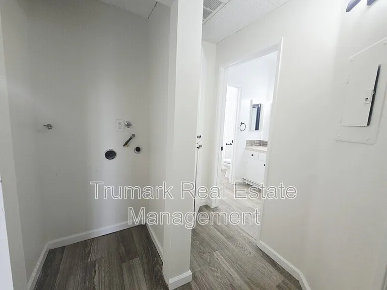 475 E Orange Grove Ave #T — Photo 5