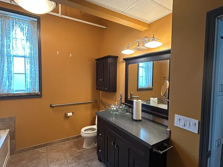 18 E Sunbury St #D — Photo 2