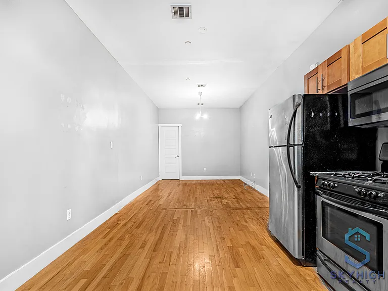 124 Manhattan Ave #1R — Photo 14