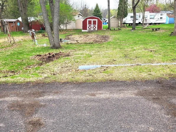 11/206/207 Woodhaven Dr E, Sublette, IL 61367