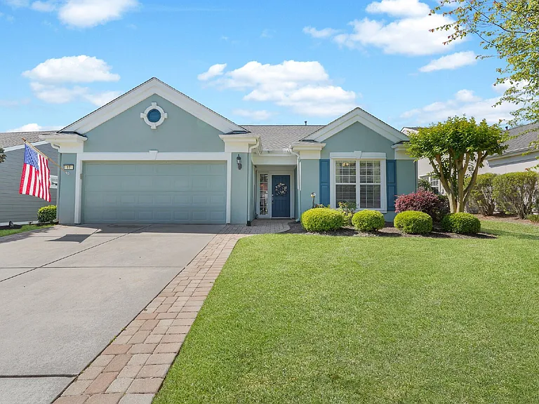 17 Thomas Bee Dr — Photo 6