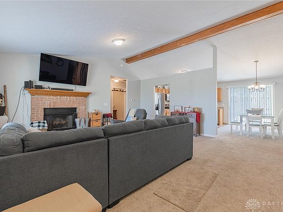 3rd image of 15 Webbshaw Dr