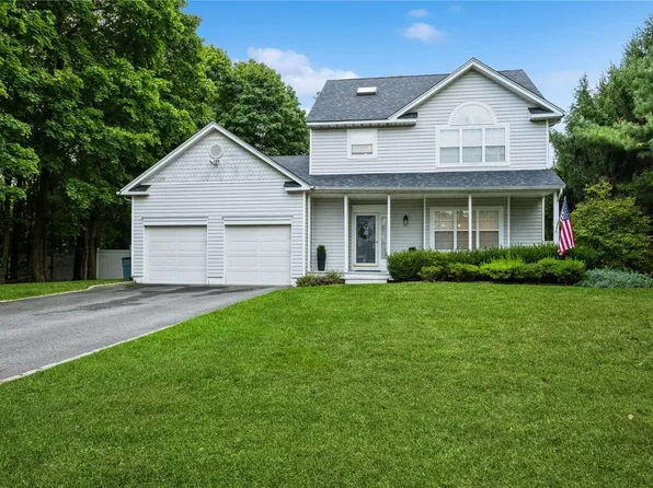 3 Longfield Drive, East Northport, NY 11731