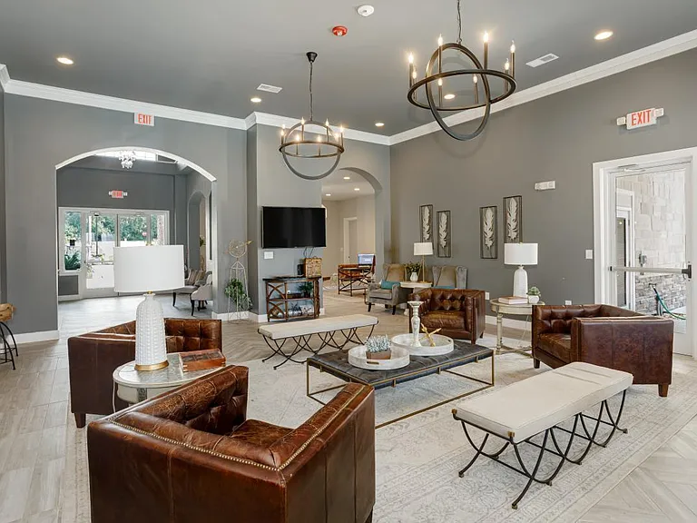 The Pointe at Five Oaks — Photo 7