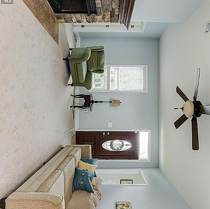 4th image of 2057 W Longview Dr