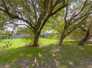 209 Ehlinger Dr, Bryan, TX 77801