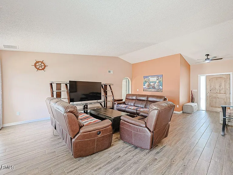 4026 W Willow Ave — Photo 12