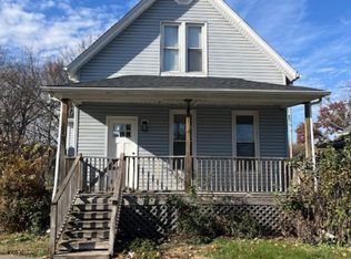 606 Wilkes Ave, Davenport, IA 52802