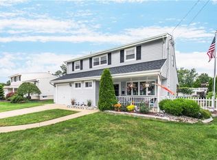 32 Karl Dr, Old Bridge, NJ 08857