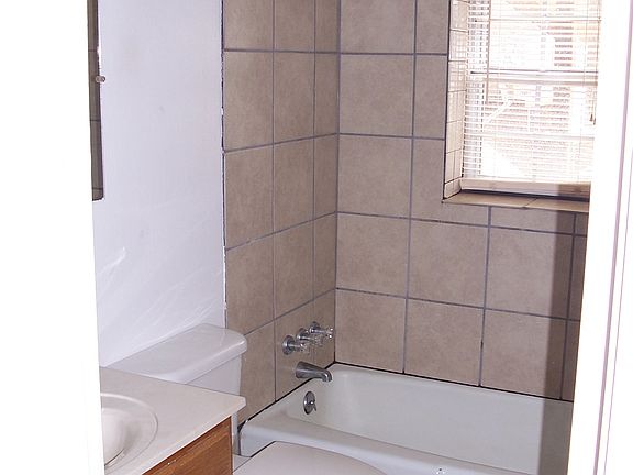 4th image of 2903 S Greenwood Dr APT 4