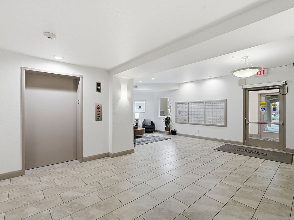 Main floor lobby/entrance