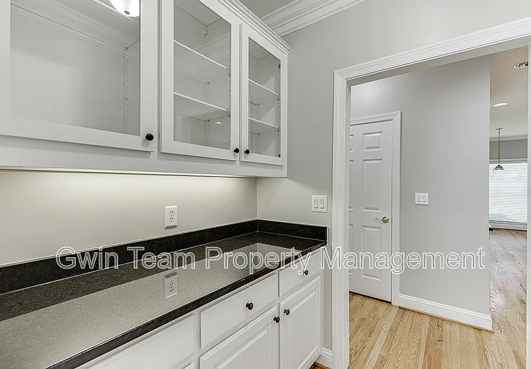 9345 Riverclub Pkwy — Photo 8