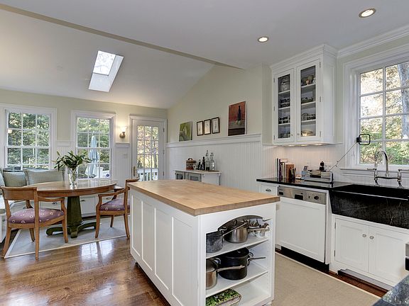RENOVATED EAT-IN KITCHEN