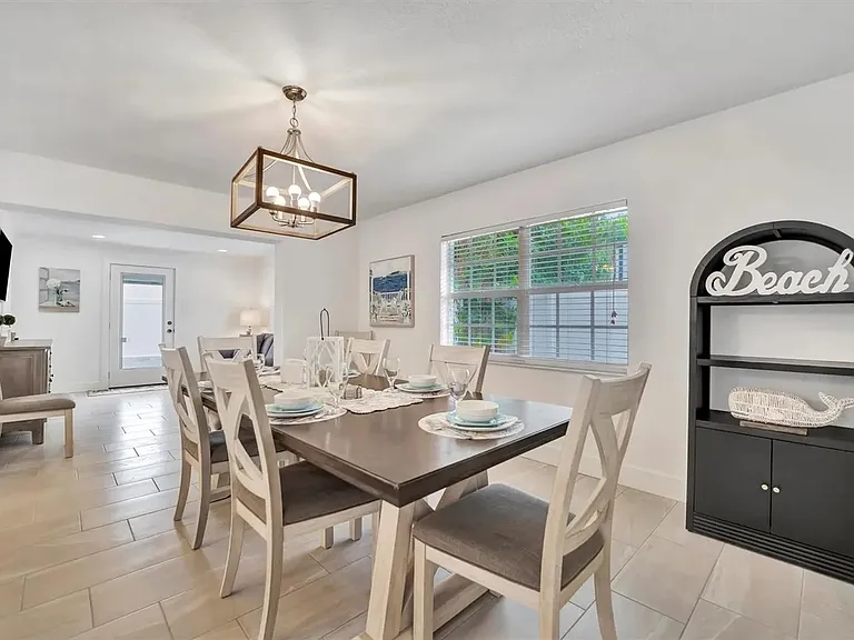 567 Venice Ln — Photo 16