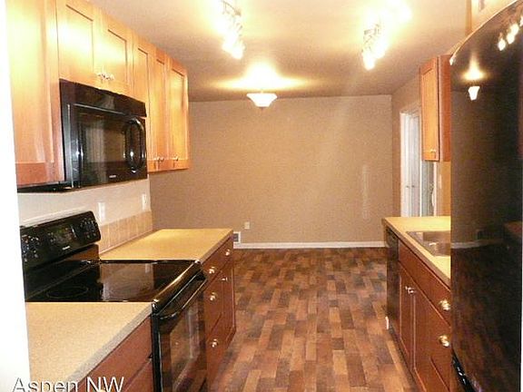 5th image of 14607 Parkdale Dr N