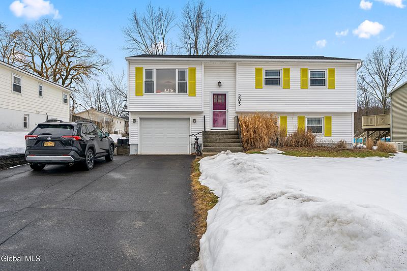2nd image of 203 Deerfield Court