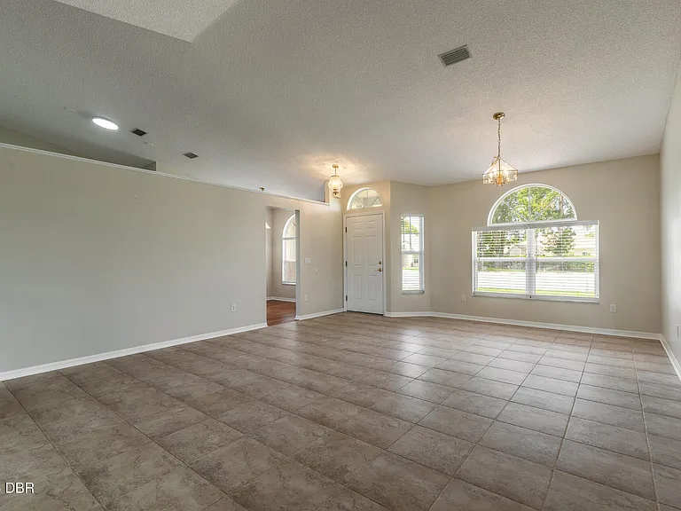 109 Brookhollow Cir — Photo 4